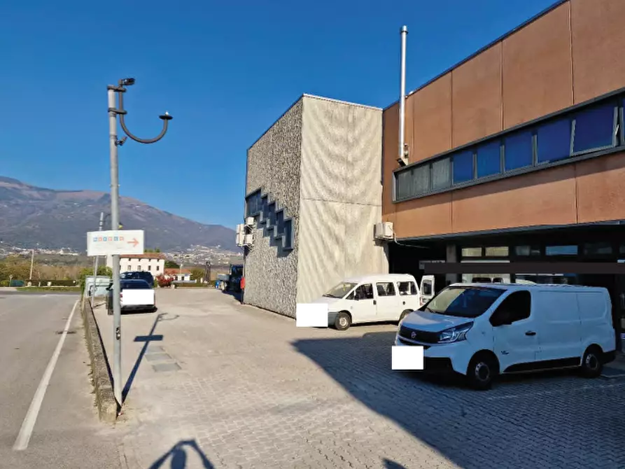 Immagine 8 di Negozio in vendita  in Via Feltrina a Pederobba