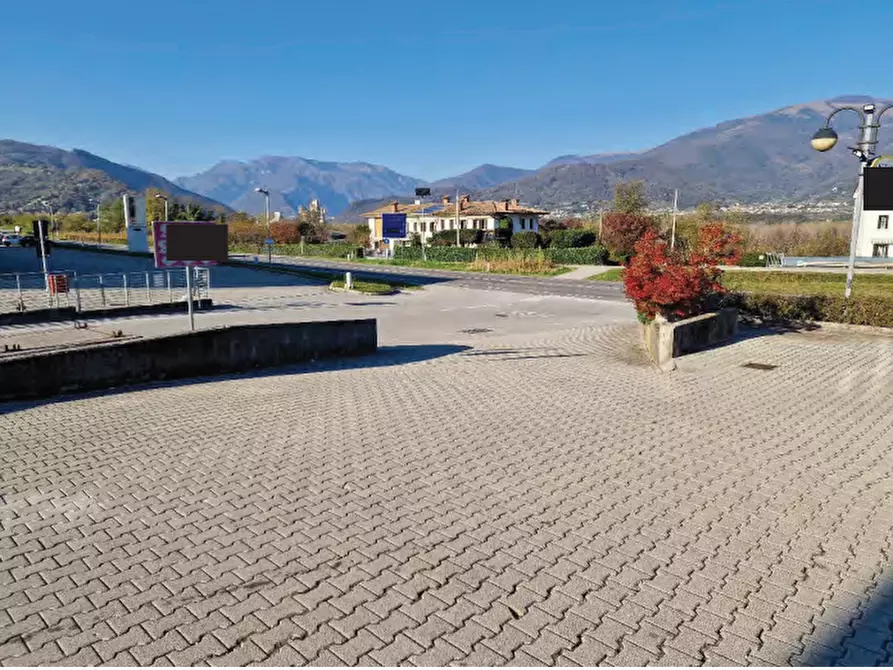 Immagine 7 di Negozio in vendita  in Via Feltrina a Pederobba
