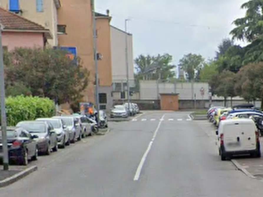 Immagine 9 di Garage in vendita  in Via Monza a Pioltello