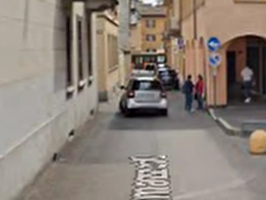 Immagine 5 di Negozio in vendita  in Via Ramazzotti a Saronno