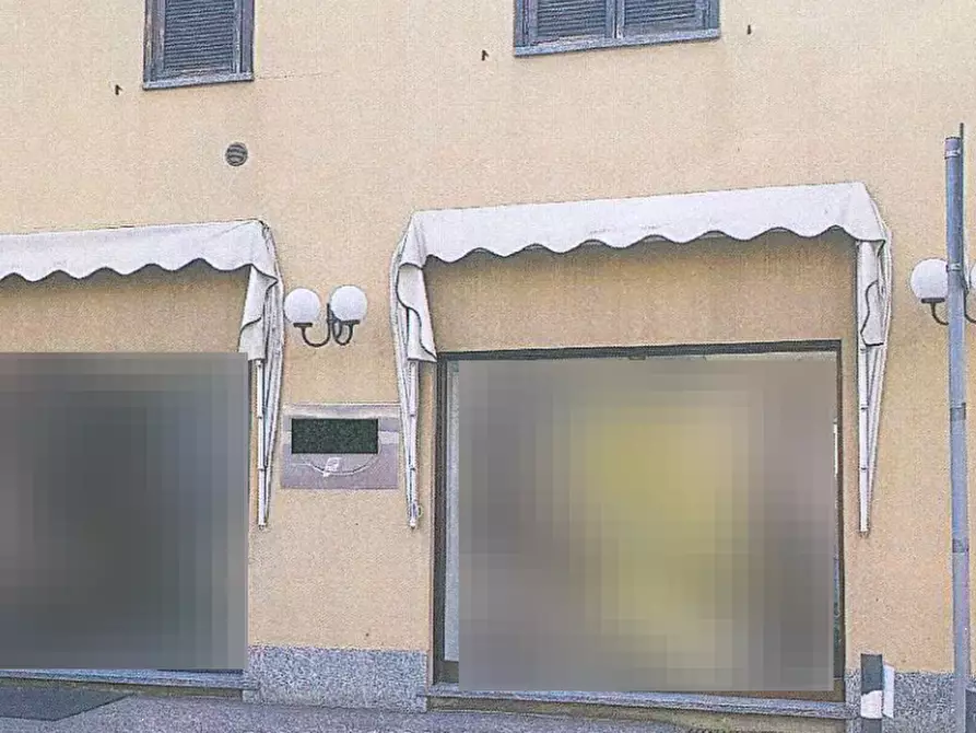 Immagine 1 di Negozio in vendita  in Via Enrico Toti a Bovisio-Masciago