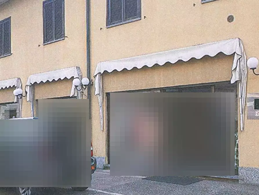 Immagine 2 di Negozio in vendita  in Via Enrico Toti a Bovisio-Masciago