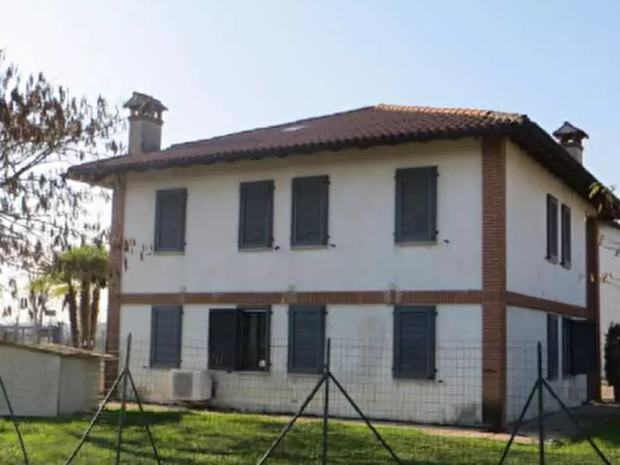 Immagine 1 di Casa indipendente in vendita  in Via Giuseppe Ripamonti a Milano