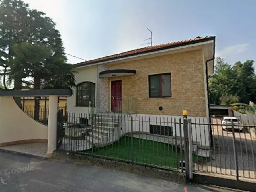 Immagine 18 di Casa indipendente in vendita  in Via Milano a Cairate