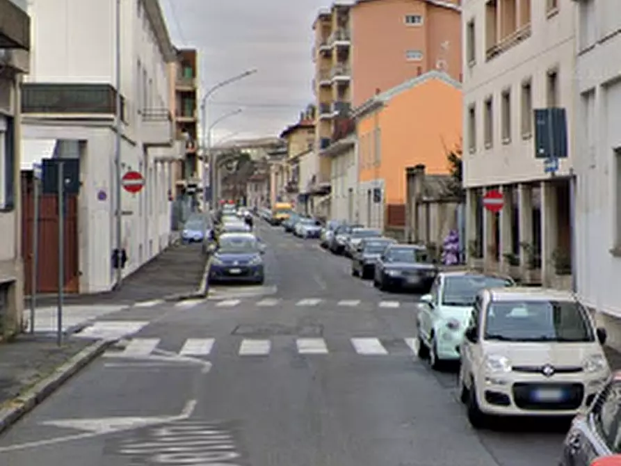 Immagine 7 di Appartamento in vendita  in Via Vincenzo Bellini  a Busto Arsizio