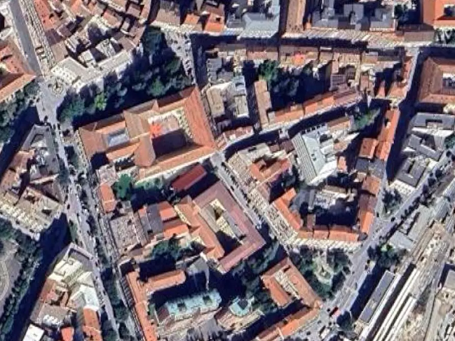 Immagine 10 di Negozio in vendita  in Via Umberto I a Campobasso
