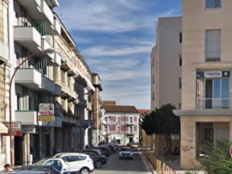 Immagine 2 di Negozio in vendita  in Via Umberto I a Campobasso