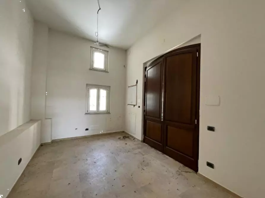 Immagine 13 di Negozio in vendita  in Via Umberto I a Campobasso