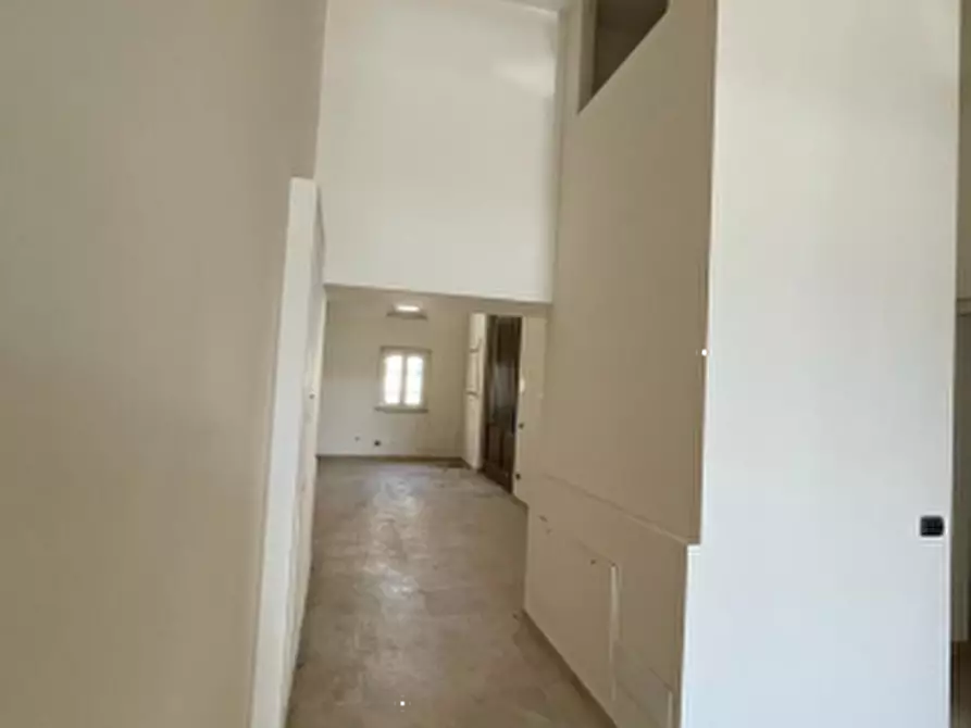 Immagine 14 di Negozio in vendita  in Via Umberto I a Campobasso