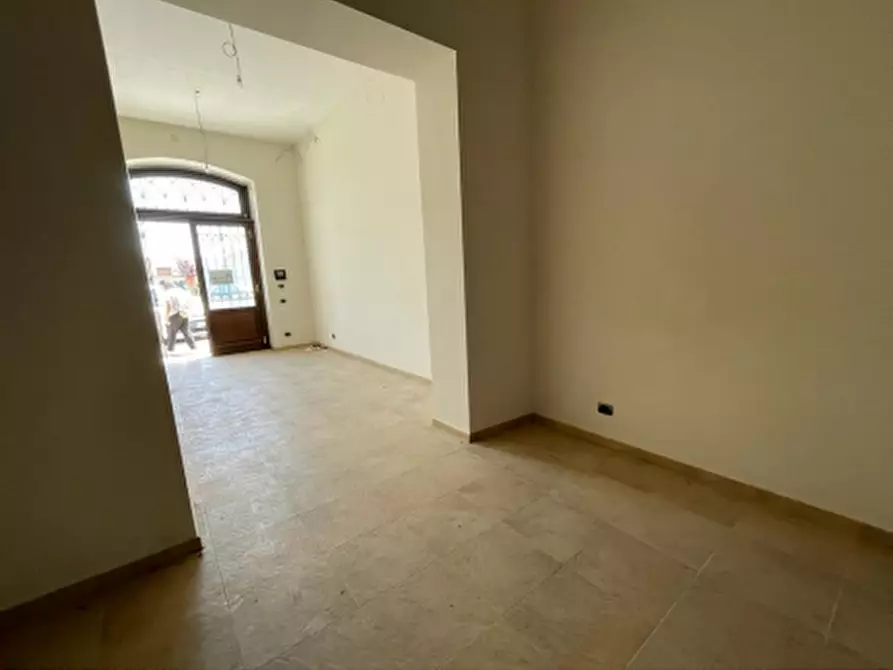 Immagine 15 di Negozio in vendita  in Via Umberto I a Campobasso