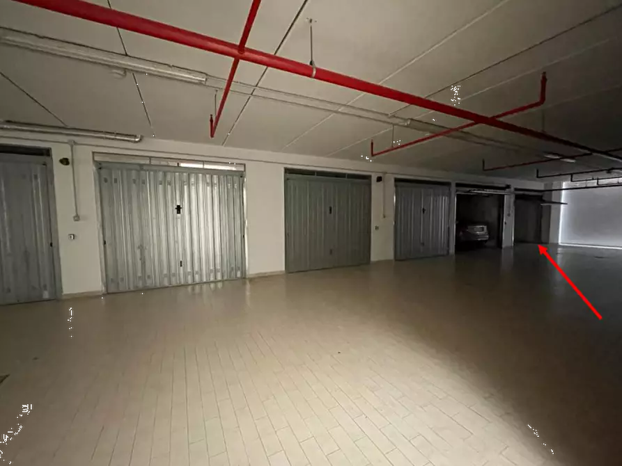 Immagine 2 di Garage in vendita  in Via Umberto I a Campobasso