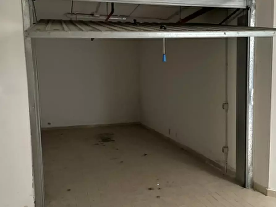 Immagine 3 di Garage in vendita  in Via Umberto I a Campobasso