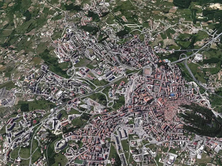 Immagine 10 di Garage in vendita  in Via Umberto I a Campobasso