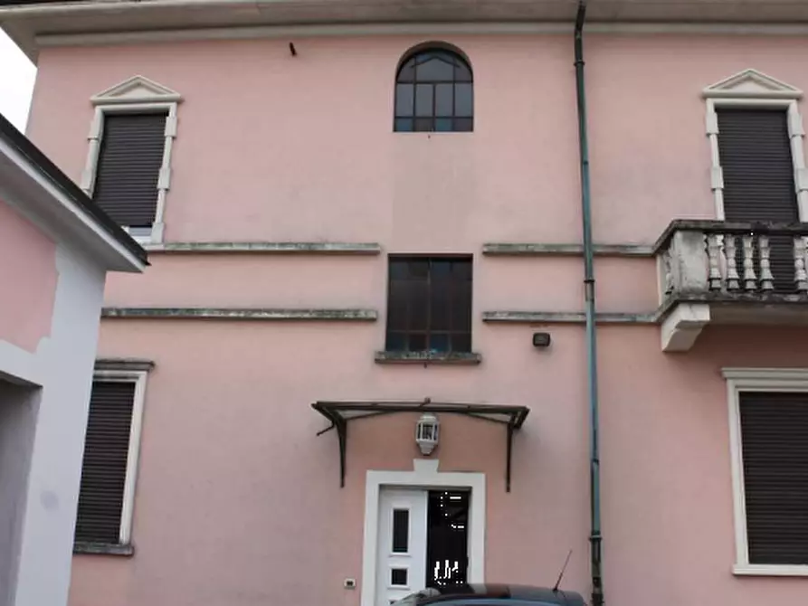 Immagine 2 di Villa in vendita  in Via della Liberazione a Gallarate