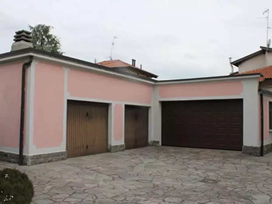 Immagine 14 di Villa in vendita  in Via della Liberazione a Gallarate