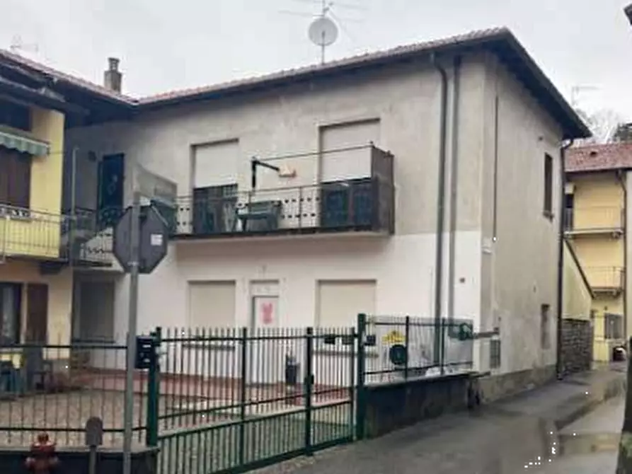 Immagine 2 di Appartamento in vendita  in Via Scaletta a Vergiate