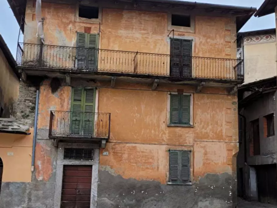 Immagine 1 di Appartamento in vendita  in Via Carate di Sopra a Grandola Ed Uniti