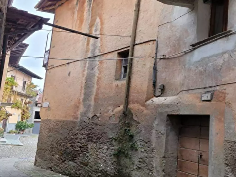 Immagine 2 di Appartamento in vendita  in Via Carate di Sopra a Grandola Ed Uniti