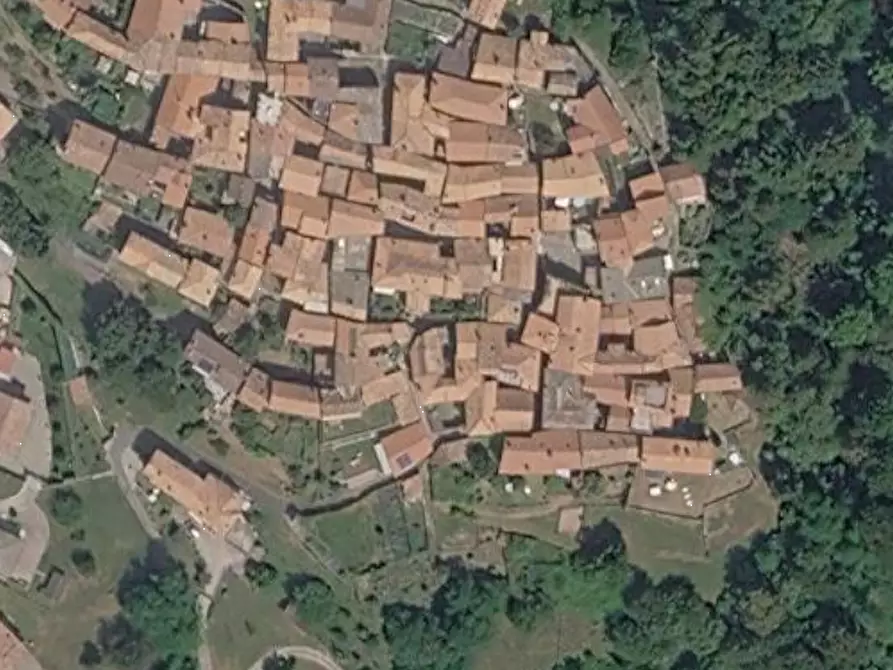 Immagine 7 di Appartamento in vendita  in Via Carate di Sopra a Grandola Ed Uniti