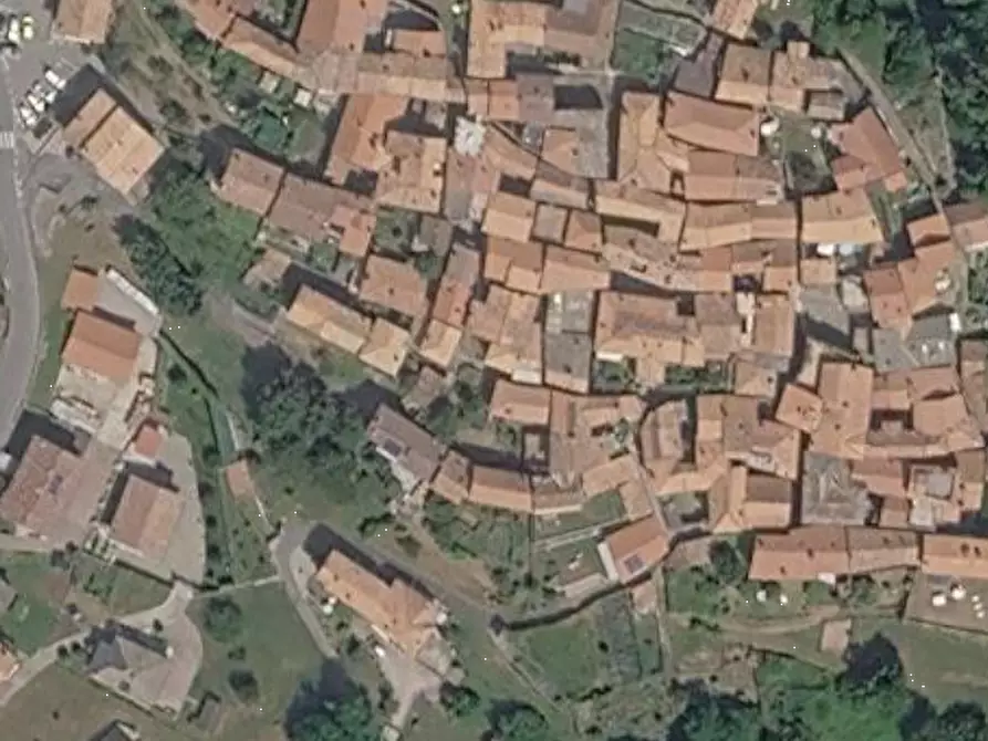 Immagine 8 di Appartamento in vendita  in Via Carate di Sopra a Grandola Ed Uniti