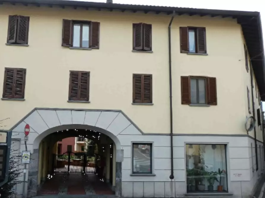 Immagine 2 di Appartamento in vendita  in Piazza de Capitani a Monticello Brianza