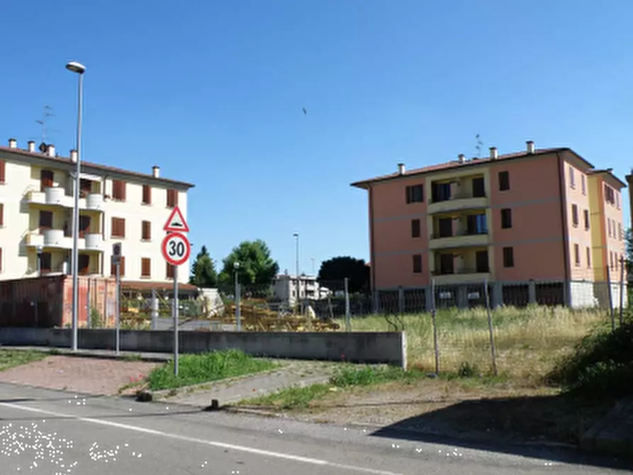 Immagine 7 di Terreno edificabile in vendita  in Via 1' Maggio a Rolo