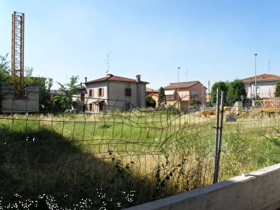 Immagine 1 di Terreno edificabile in vendita  in Via 1' Maggio a Rolo