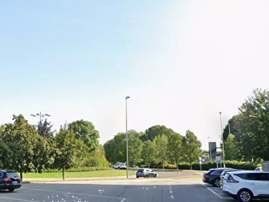Immagine 9 di Negozio in vendita  in Viale Roma  a Schio