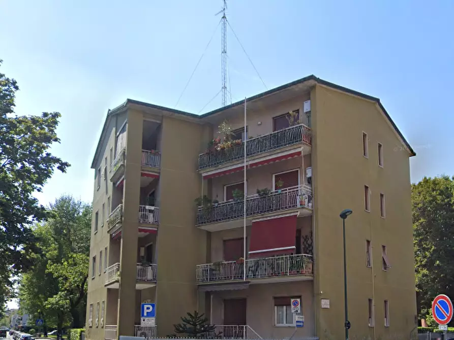 Immagine 3 di Appartamento in vendita  in Via Leopardi  a Sesto San Giovanni