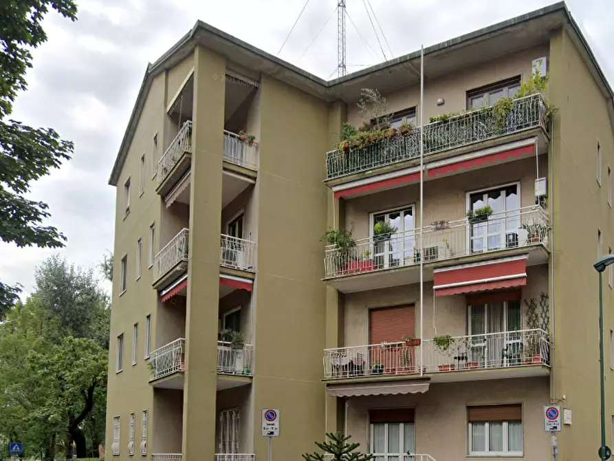 Immagine 6 di Appartamento in vendita  in Via Leopardi  a Sesto San Giovanni