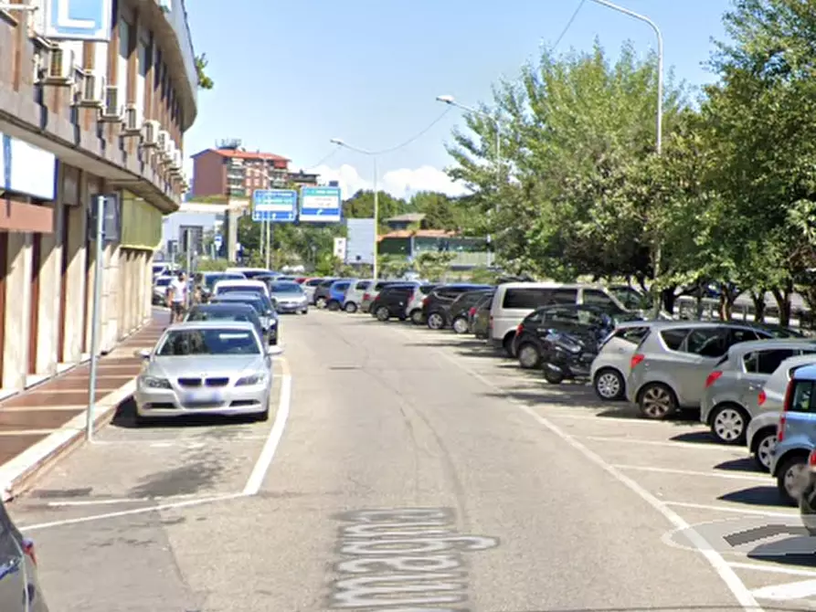 Immagine 10 di Appartamento in vendita  in Via Romagna a Cinisello Balsamo