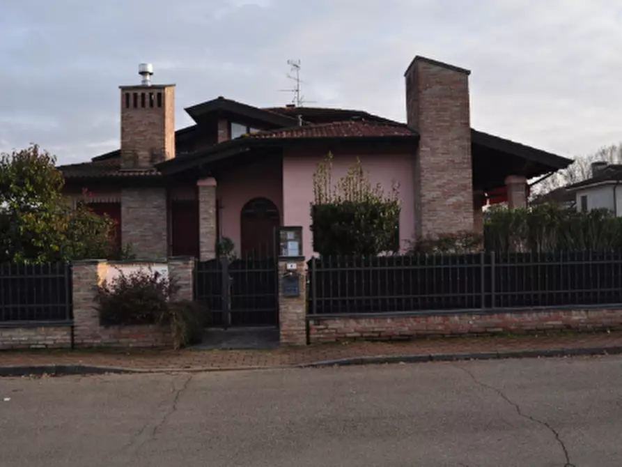 Immagine 1 di Villa in vendita  in Via Ampere, fraz. Massa Finalese a Finale Emilia