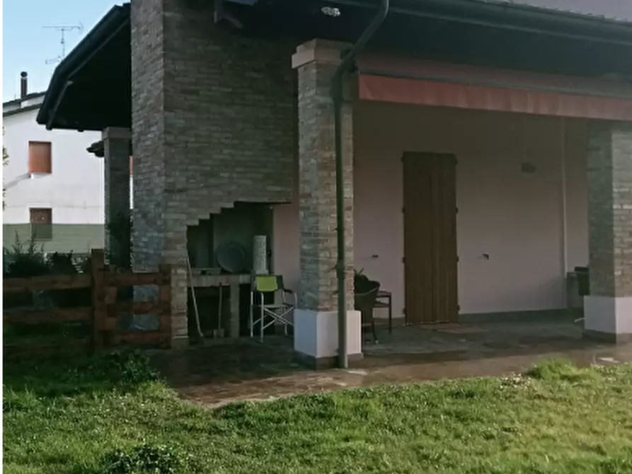 Immagine 4 di Villa in vendita  in Via Ampere, fraz. Massa Finalese a Finale Emilia