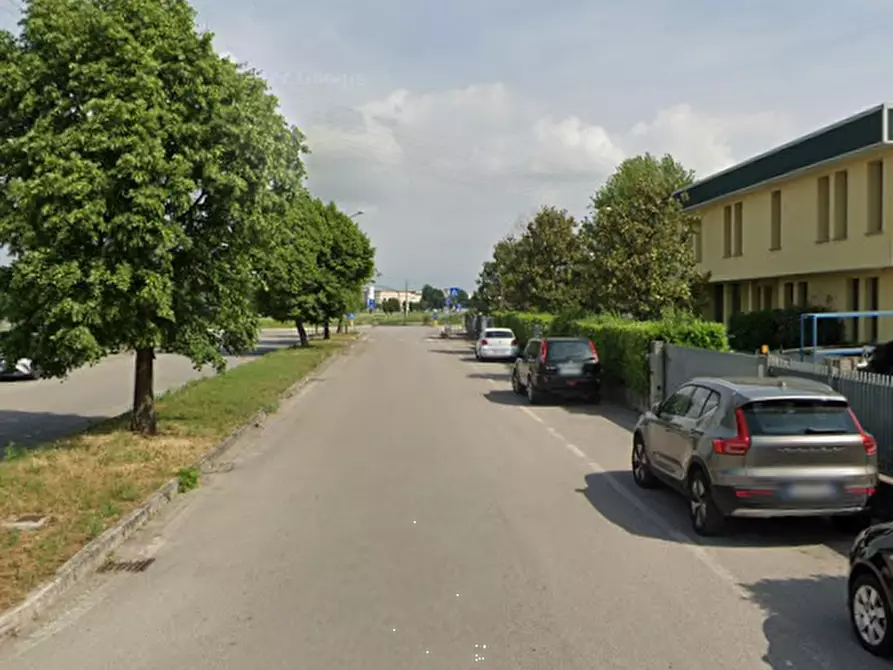 Immagine 10 di Capannone industriale in vendita  in Via Padova a Oderzo