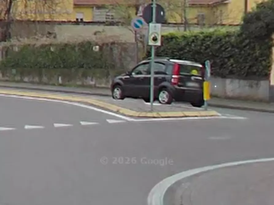 Immagine 3 di Garage in vendita  in Via Col di Lana a Monza