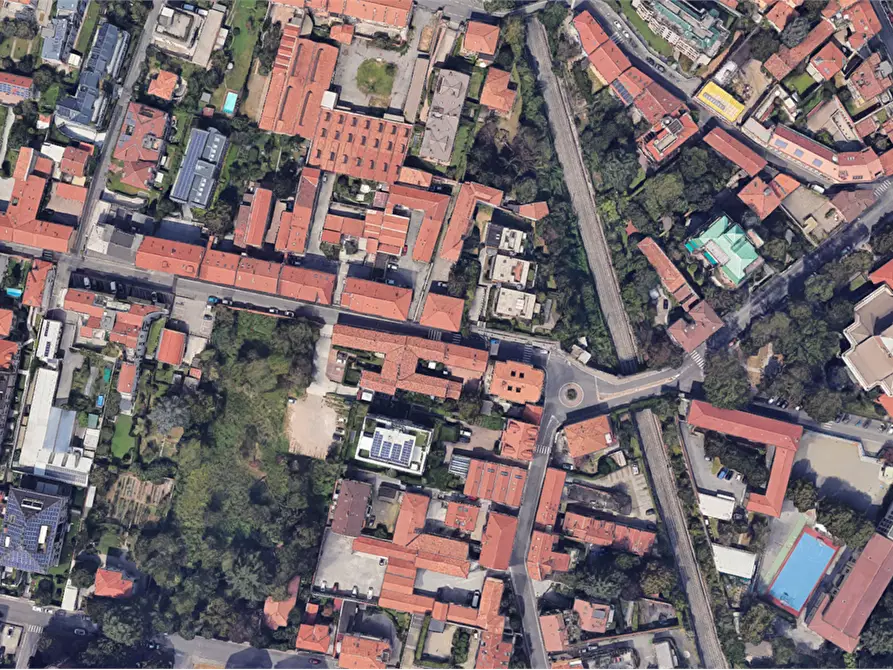 Immagine 5 di Garage in vendita  in Via Col di Lana a Monza