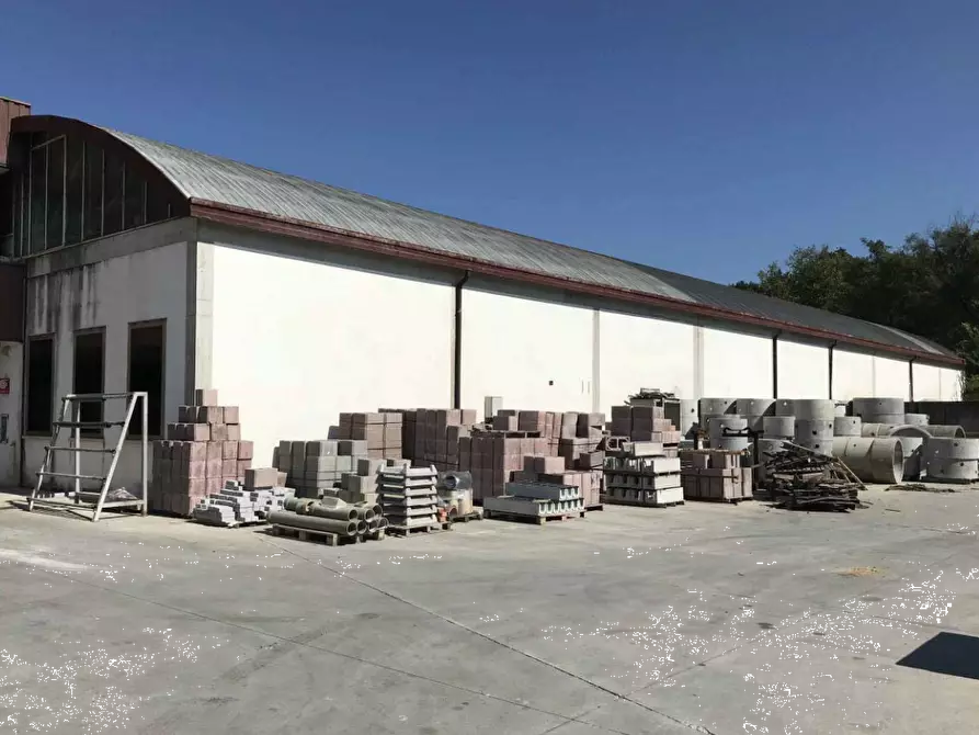 Immagine 4 di Capannone industriale in vendita  in Via Casale a Refrontolo