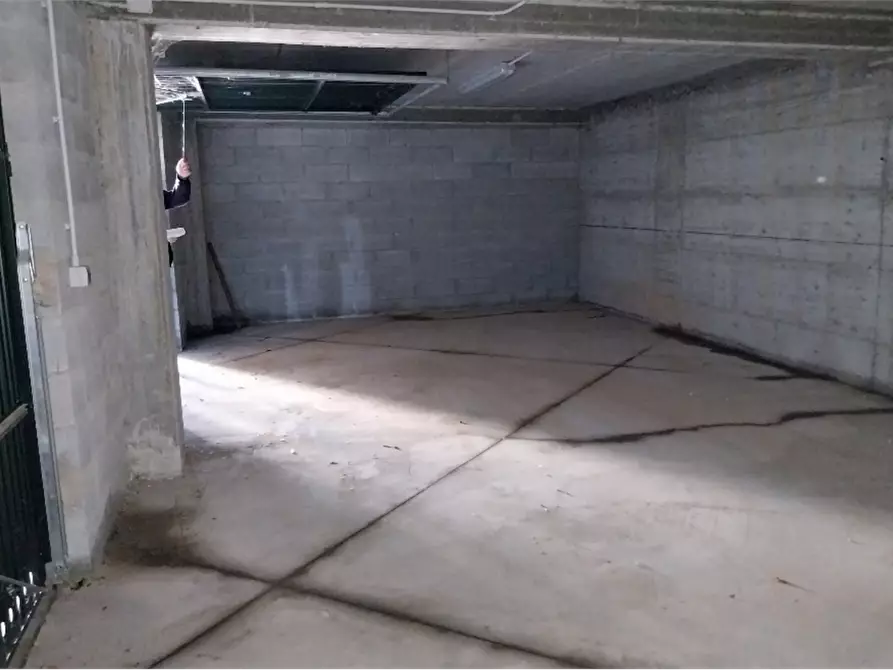 Immagine 4 di Garage in vendita  in Via Della Stazione a San Martino Siccomario