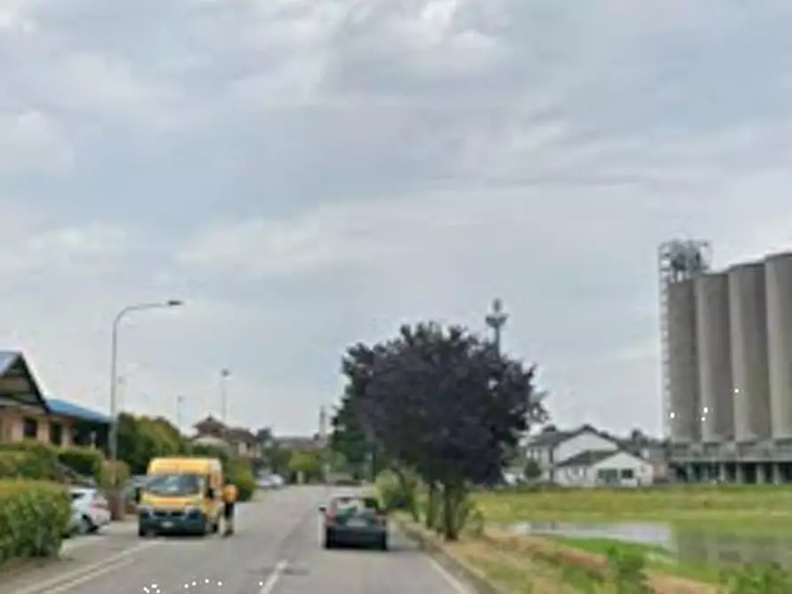 Immagine 9 di Garage in vendita  in Via della Stazione  a San Martino Siccomario