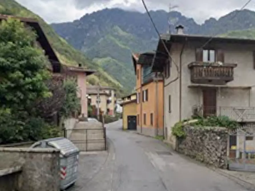 Immagine 3 di Porzione di casa in vendita  in Via Roma a Pertica Bassa