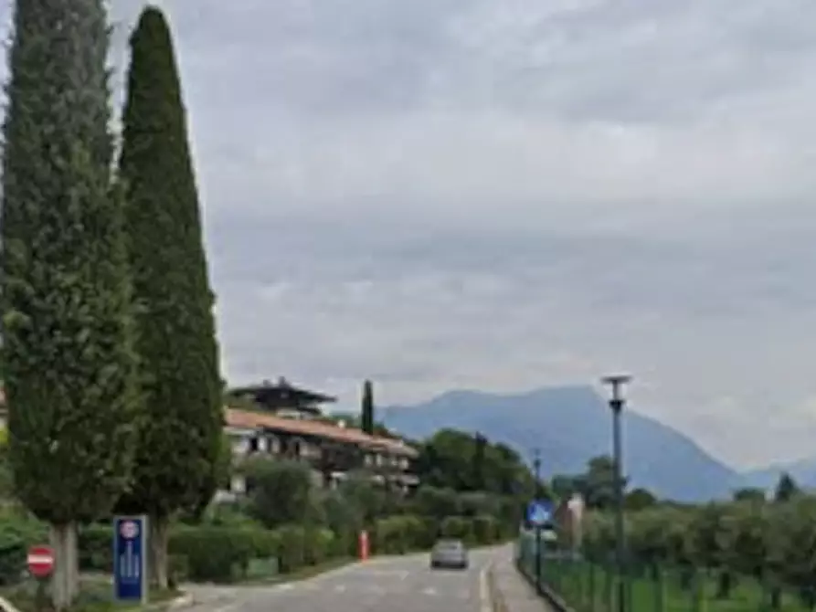 Immagine 3 di Hotel in vendita  in Via Catullo a Manerba Del Garda