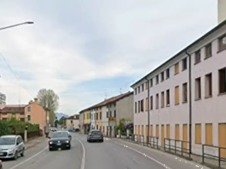 Immagine 6 di Appartamento in vendita  in Strada del Pasubio a Vicenza