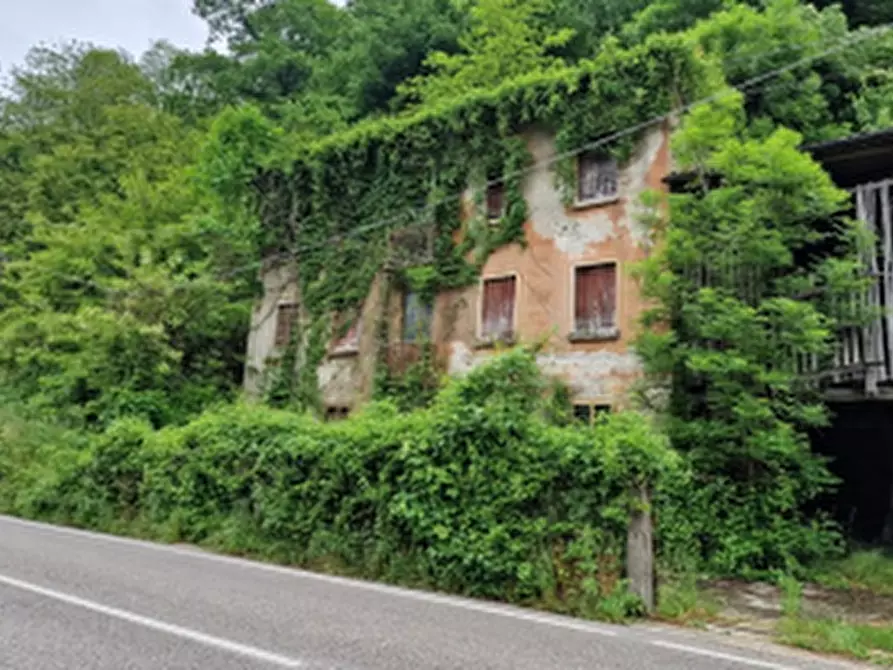 Immagine 2 di Rustico / casale in vendita  in Via Righellati a Torrebelvicino