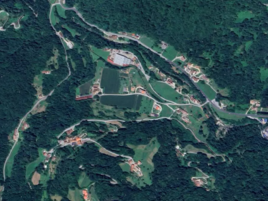 Immagine 6 di Rustico / casale in vendita  in Via Righellati a Torrebelvicino