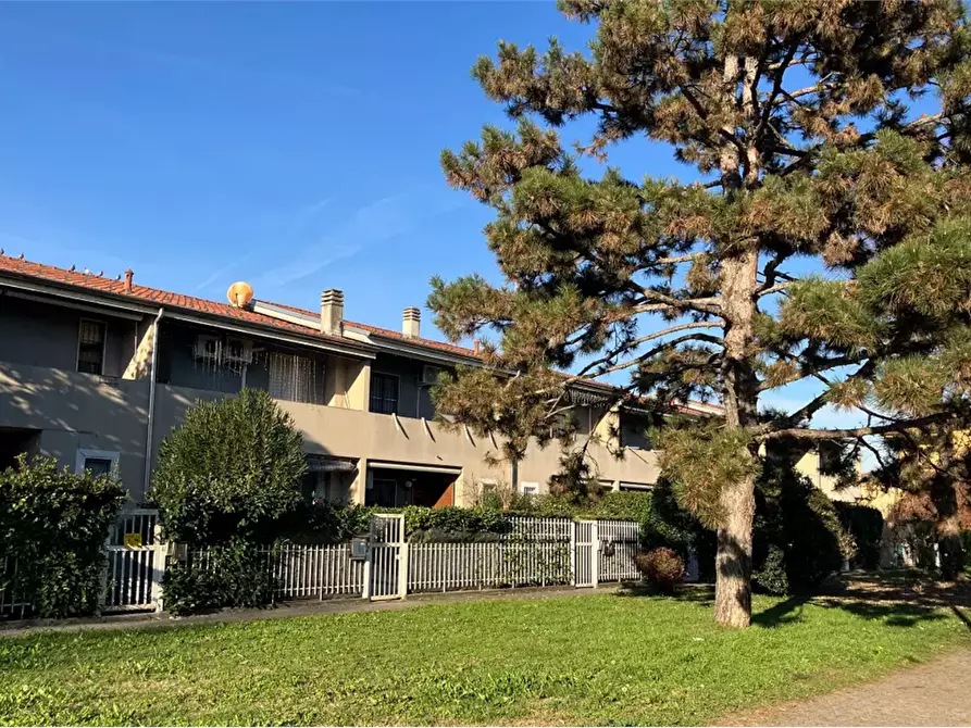 Immagine 2 di Villetta a schiera in vendita  in Via Martin Luther King a Burago Di Molgora