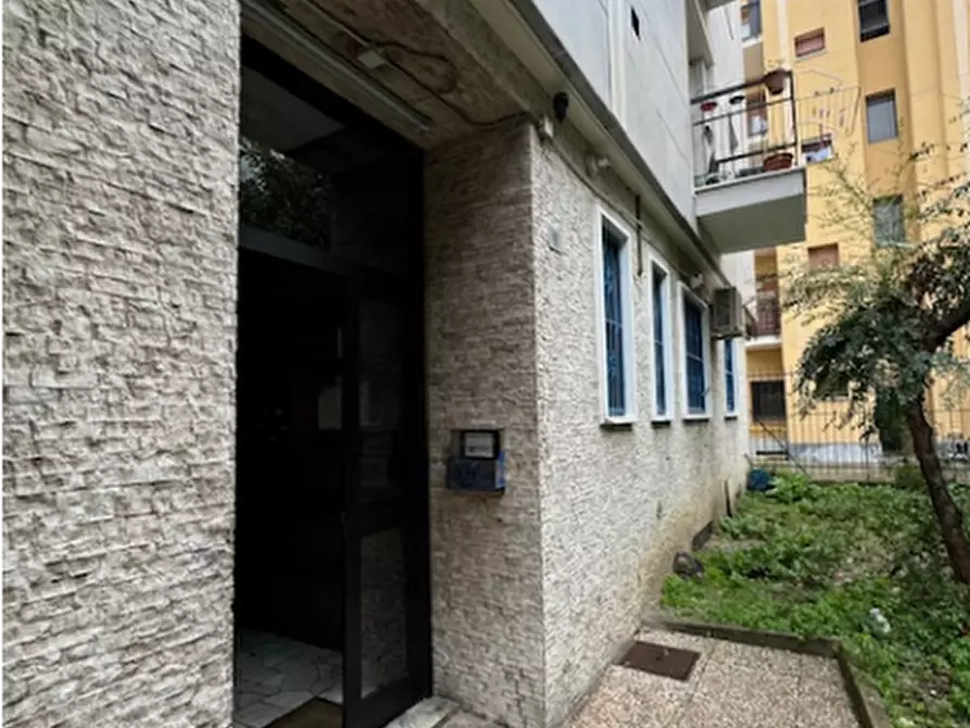 Immagine 3 di Appartamento in vendita  in Via Francesco Petrarca a Cesano Boscone