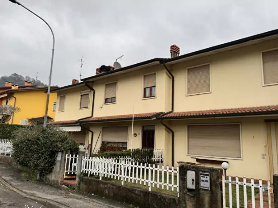Immagine 2 di Porzione di casa in vendita  in Via G. Verdi  a Castelgomberto