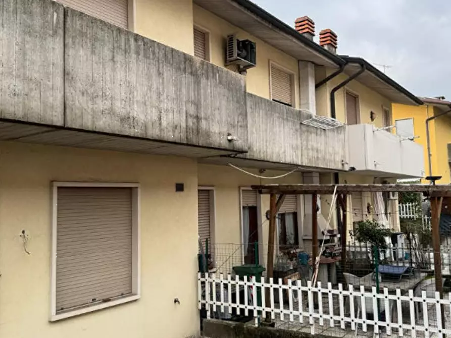 Immagine 3 di Porzione di casa in vendita  in Via G. Verdi  a Castelgomberto