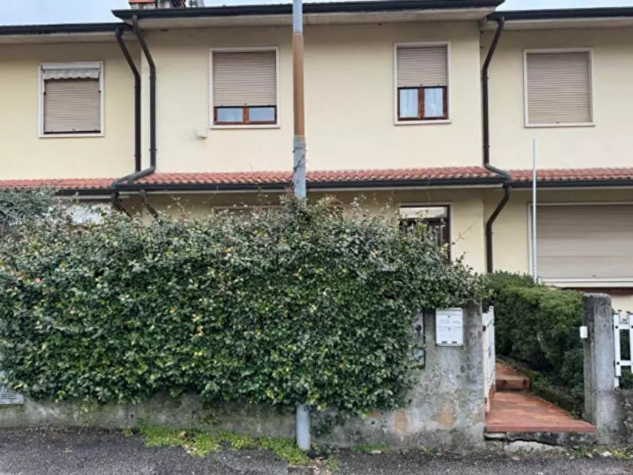 Immagine 7 di Porzione di casa in vendita  in Via G. Verdi  a Castelgomberto