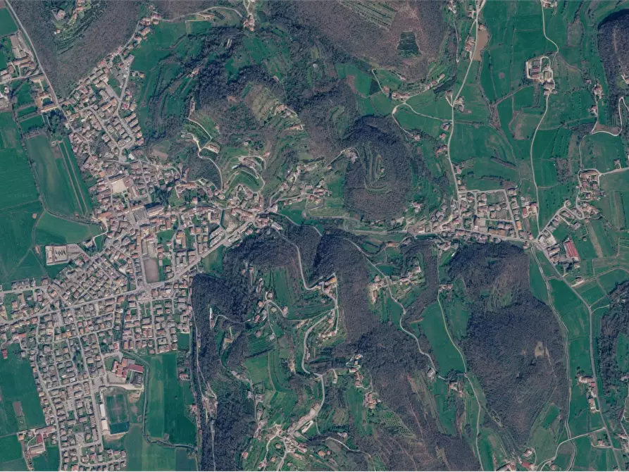 Immagine 12 di Porzione di casa in vendita  in Via G. Verdi  a Castelgomberto
